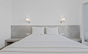 Petros Rooms